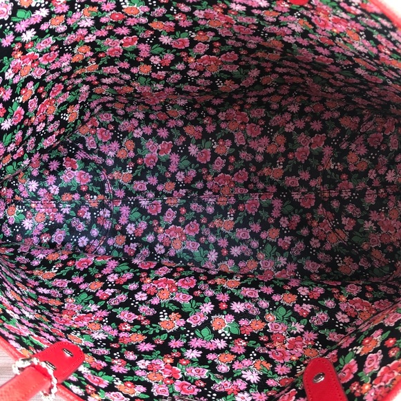 090. Coach Reversible Red & Floral Carryall Bag - Picture 8 of 14